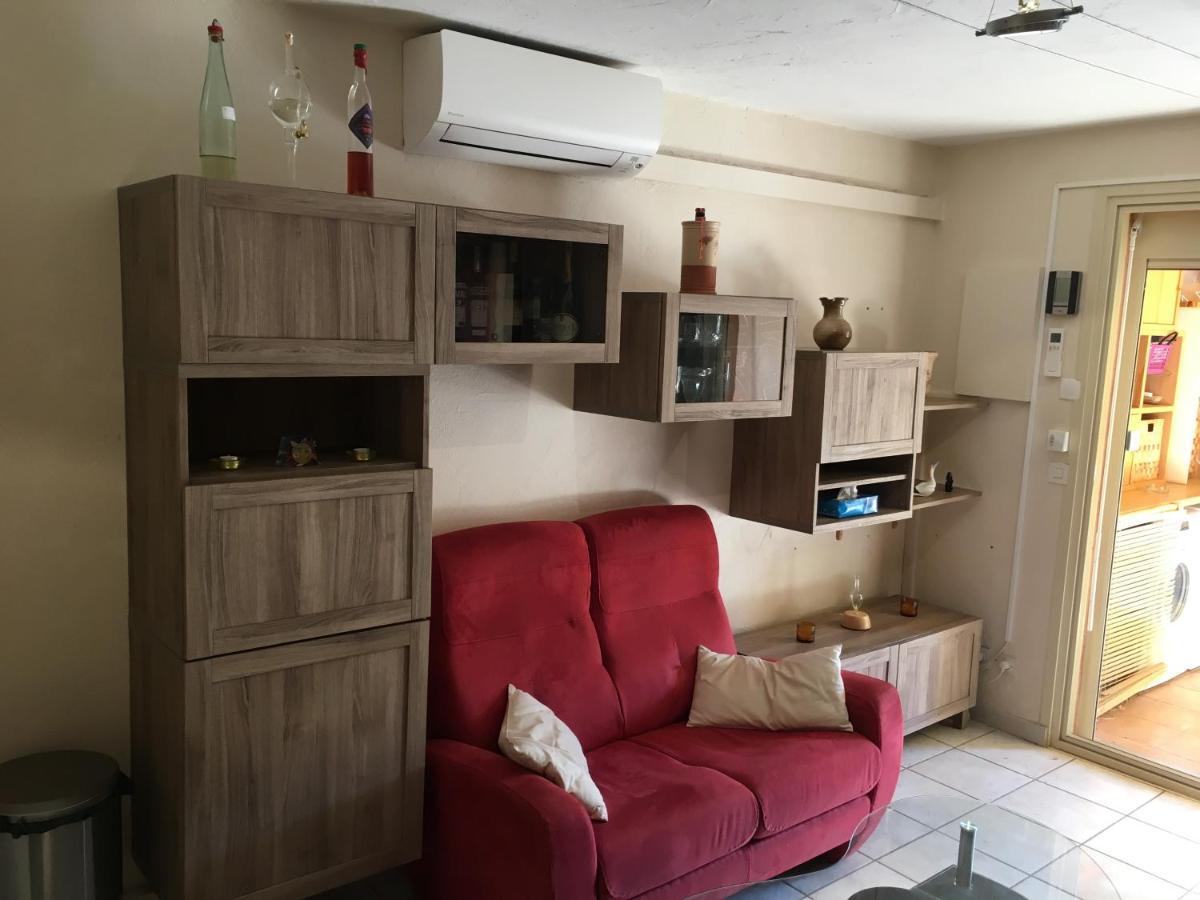 Cavalaire Vue Mer Au Loin Maisonnette Tout Equipee Pour 4 Personnes Avec Piscine Clim Wifi Velos Tv Barbecues エクステリア 写真